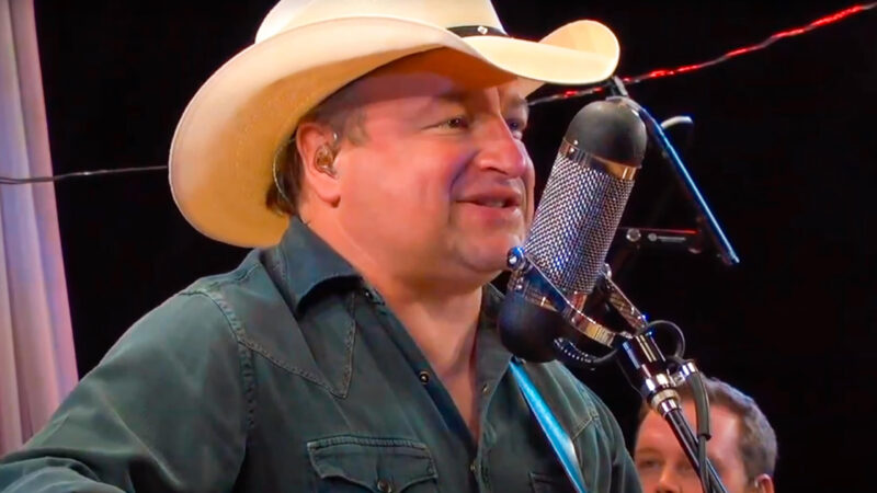 Mark Chesnutt live performance