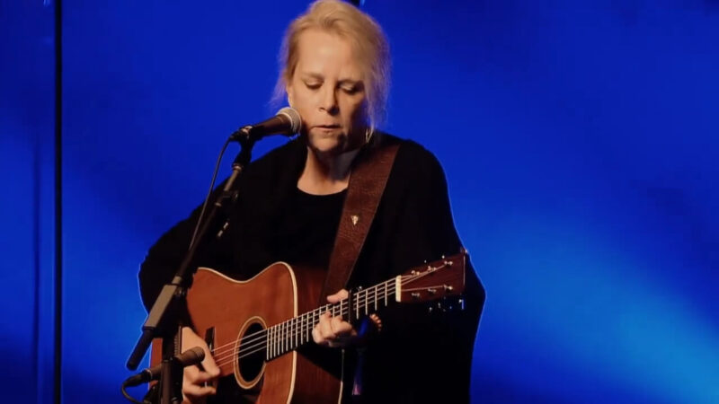 Mary Chapin Carpenter live performance