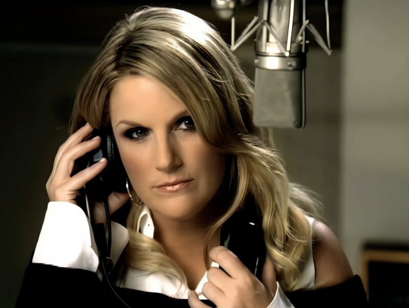 Trisha Yearwood in the recording studio